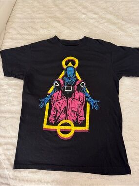 Squid Game Black Short-Sleeve Graphic Tee with Pink & Yellow Design